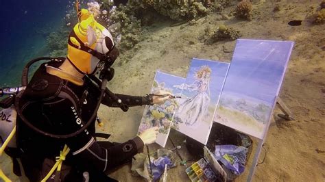  エイ  – 美しい水中の芸術家であり、驚くべき変身能力を持つ生物！